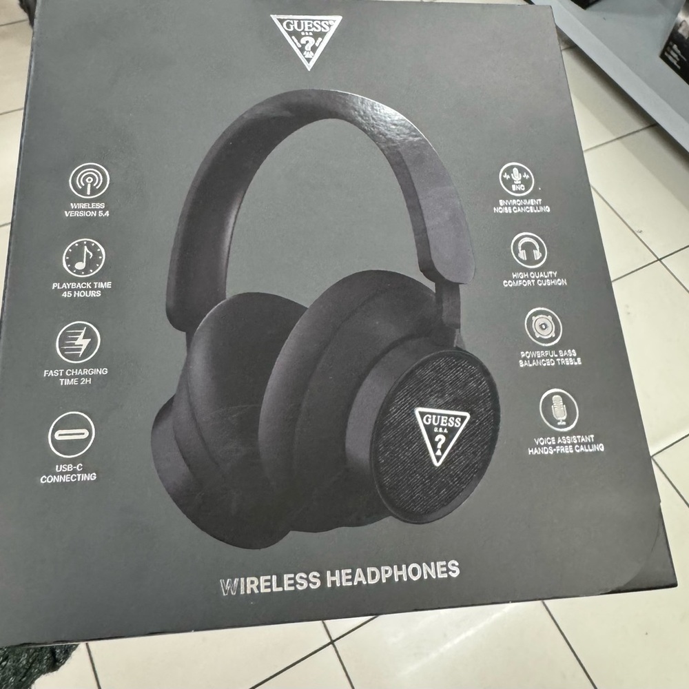 GUESS Black Bluetooth Headphones